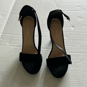 Top Moda black high heel shoes some wear pre owned velvet material